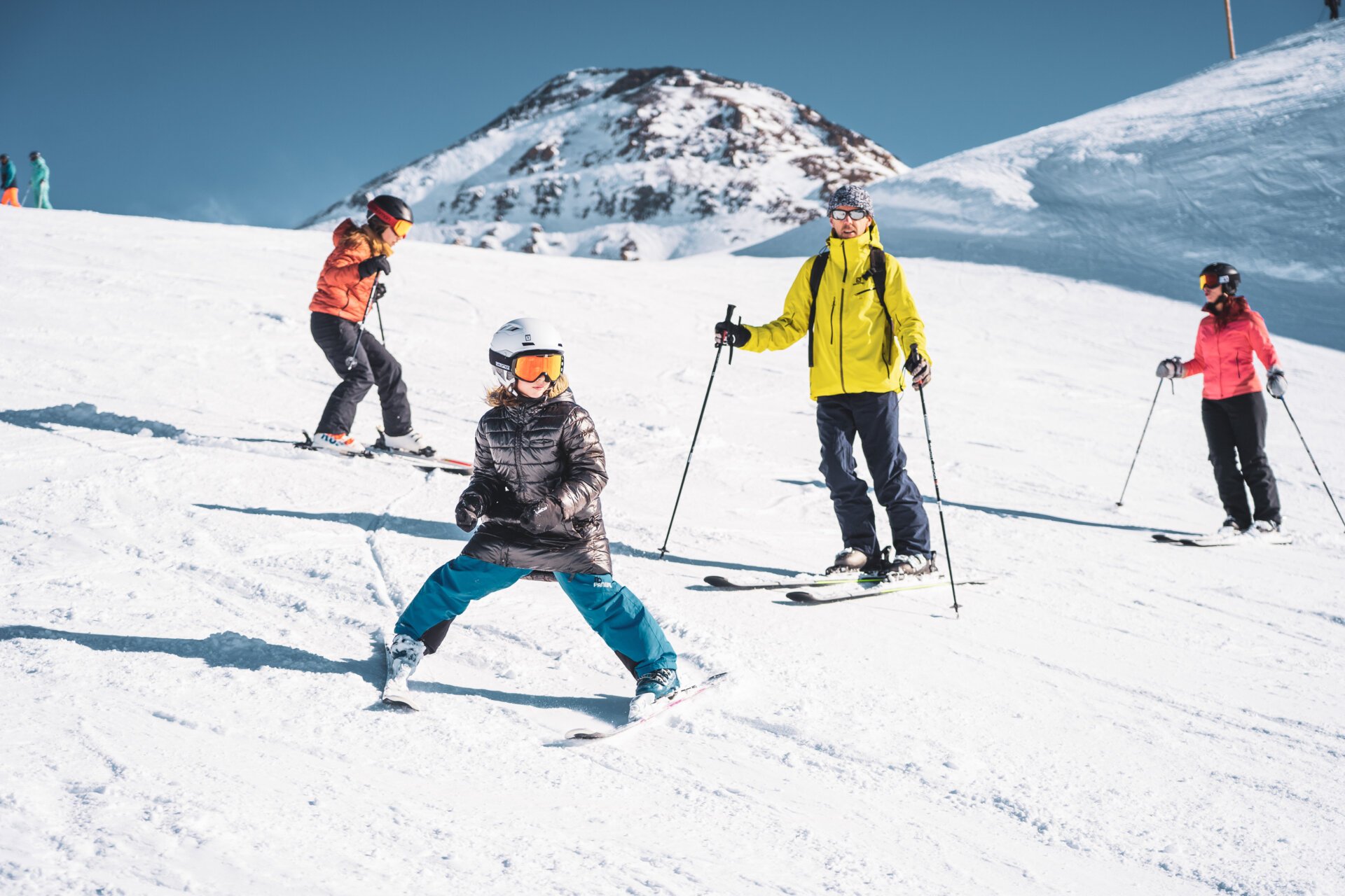 Skiing & ski rental in Les Deux Alpes | INTERSPORT Rent